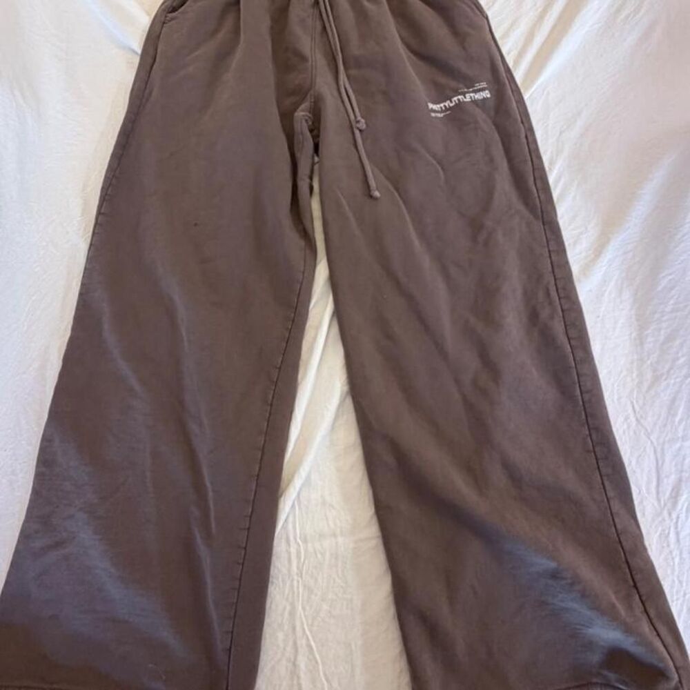 Prettylittlething Women's Brown and Grey Joggers-tracksuits